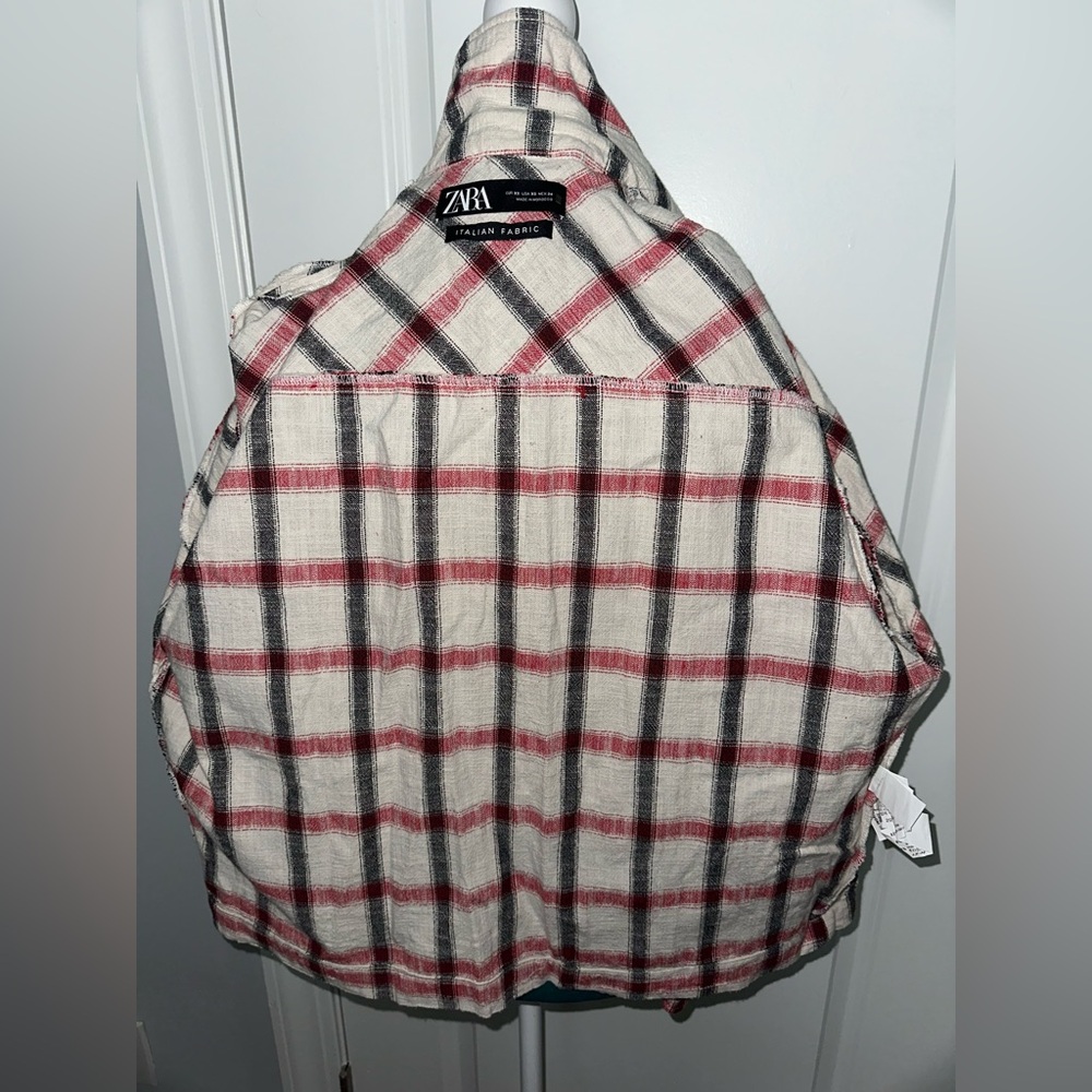 Plaid button down 👚✨ - Picture 5 of 6